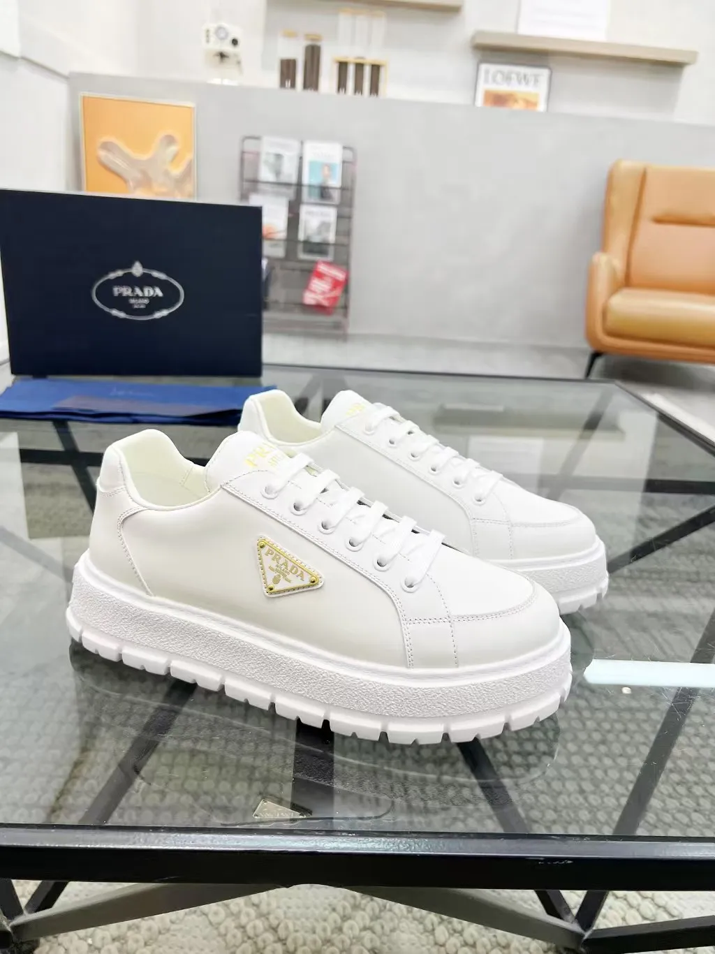 Men's Men's Shoes 💰440 [New Style] 🎍🎍Prada Prada's new men's leather sneakers, the highest version on the market, any comparison is welcome🆚! The original leather has excellent texture and is super high-end! Fetal sheep net lining imported from Italy, removable pad! Luxurious materials and fine workmanship, highly recommended! Code: 38-44 (45 can be customized